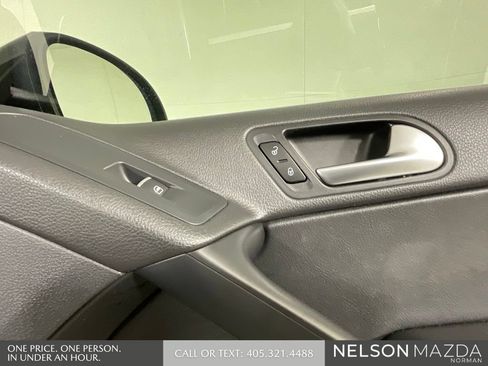 Used 2012 Volkswagen Tiguan S AWD/4WD image 21