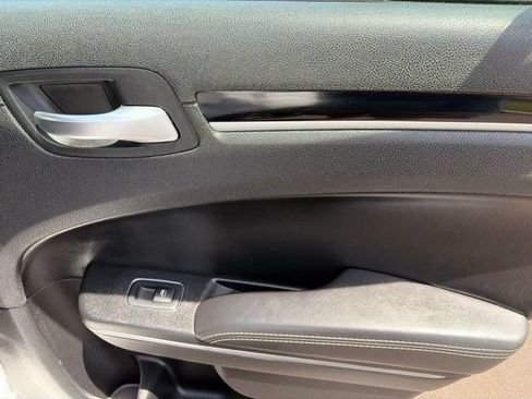 Used 2020 Chrysler 300 S RWD image 36