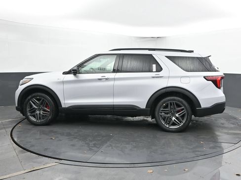New 2026 Ford Explorer ST-Line w/ ST-Line Street Pack AWD/4WD image 9