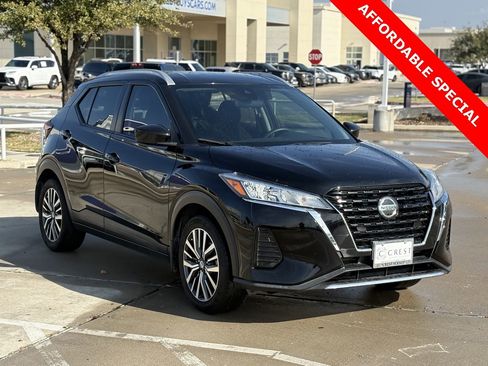Used 2021 Nissan Kicks SV image 4