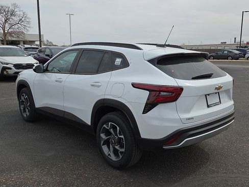 New 2026 Chevrolet Trax LT image 3