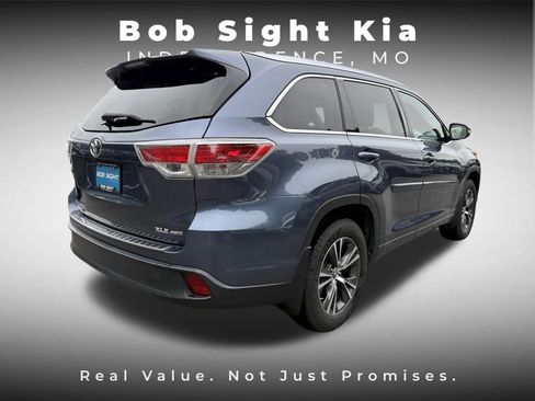 Used 2016 Toyota Highlander XLE AWD/4WD image 16