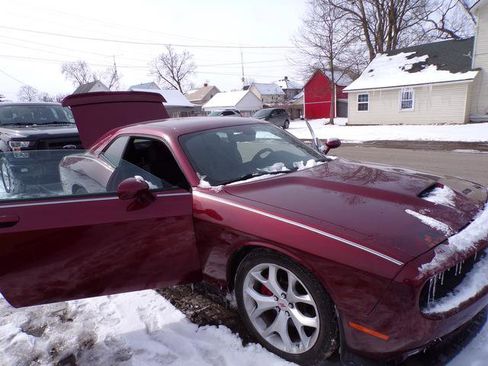 Used 2019 Dodge Challenger R/T w/ Cold Weather Group image 15
