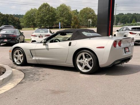 Used 2005 Chevrolet Corvette Convertible w/ Preferred Equipment Group RWD image 9