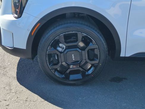 Certified 2024 Kia Sorento SX Prestige AWD/4WD image 11