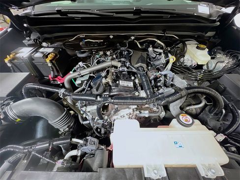 Certified 2025 Toyota Tacoma TRD Off-Road w/ TRD Off Road Premium Package image 28