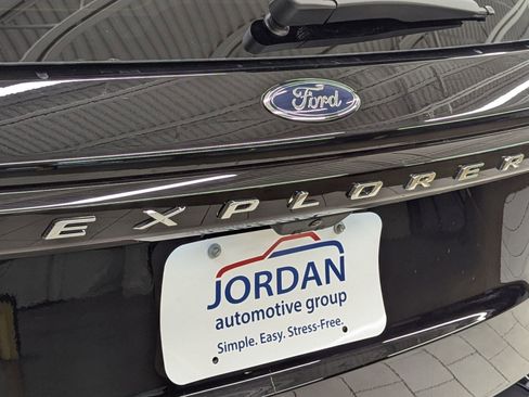 New 2026 Ford Explorer Active w/ Active Comfort Package image 32