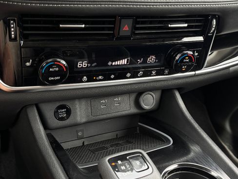 Used 2024 Nissan Rogue SL image 20