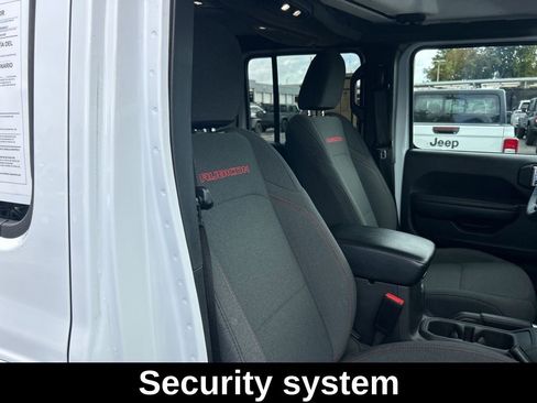 Used 2024 Jeep Wrangler Unlimited Rubicon image 23