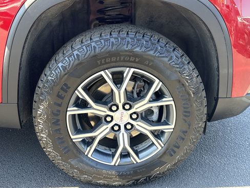 Used 2024 GMC Acadia AT4 AWD/4WD image 13