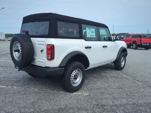 New 2025 Ford Bronco 4-Door image 3