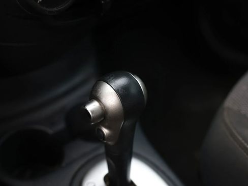 Used 2014 Nissan Versa SV image 34