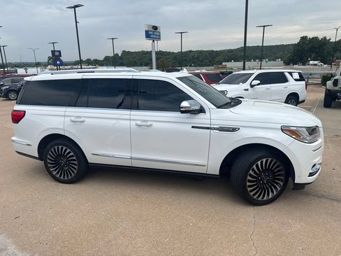 Used 2021 Lincoln Navigator Black Label w/ Cargo Convenience Package AWD/4WD image 8
