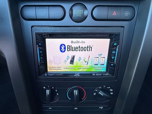 Used 2006 Ford Mustang V6 image 19