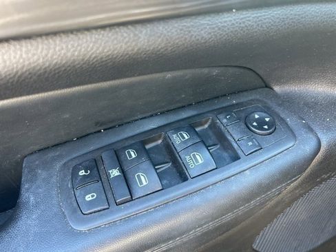 Used 2021 Jeep Grand Cherokee Laredo X image 15