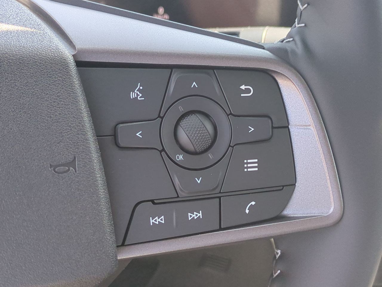 New 2026 Nissan Sentra SV w/ SV Convenience Package FWD image 20