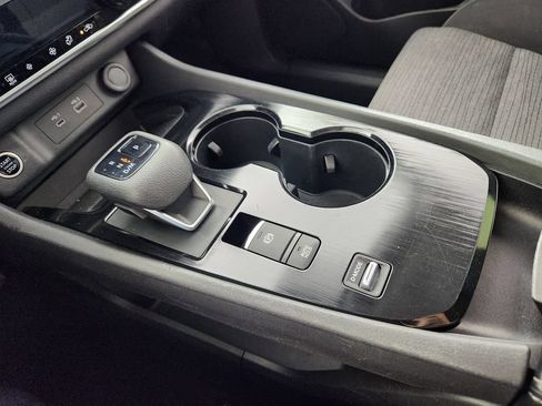 Used 2023 Nissan Rogue SV FWD image 25