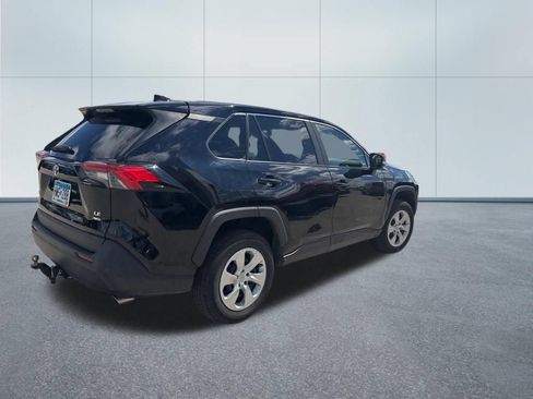 Used 2022 Toyota RAV4 LE w/ Carpet Mat Package (TMS) AWD/4WD image 6