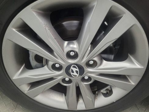 Used 2018 Hyundai Elantra SEL FWD image 31