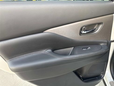 Used 2024 Nissan Murano SV w/ SV Midnight Edition Package image 10