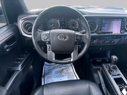 Used 2023 Toyota Tacoma TRD Off-Road w/ TRD Premium Off Road Package AWD/4WD image 6