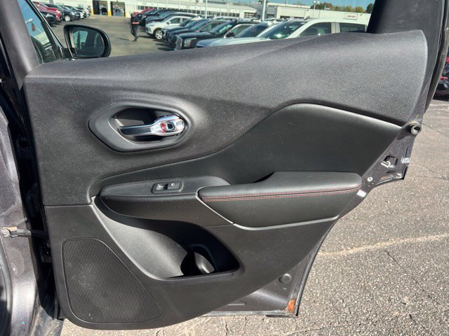 Used 2020 Jeep Cherokee Trailhawk w/ Cold Weather Group AWD/4WD image 11