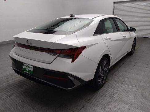 Used 2025 Hyundai Elantra SEL FWD image 9