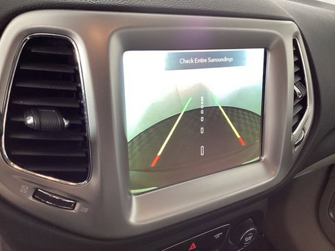 Used 2018 Jeep Compass Latitude w/ Popular Equipment Group image 30