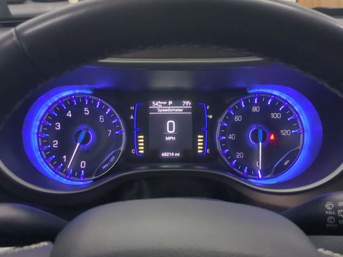 Certified 2022 Chrysler Voyager LX image 28