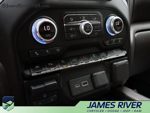 Used 2019 GMC Sierra 1500 SLT w/ SLT Premium Plus Package AWD/4WD image 35