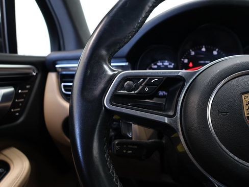 Used 2019 Porsche Macan AWD/4WD image 27
