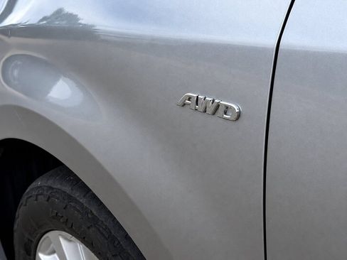 Used 2017 Toyota Sienna LE AWD/4WD image 4