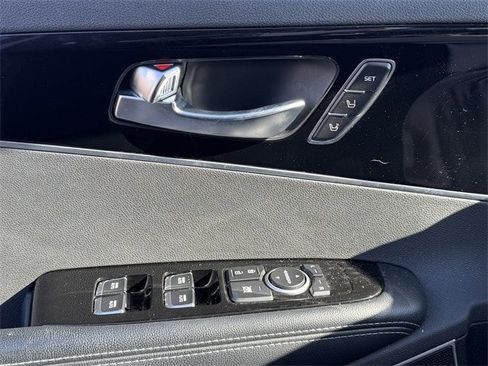 Used 2019 Kia Sorento SX image 25