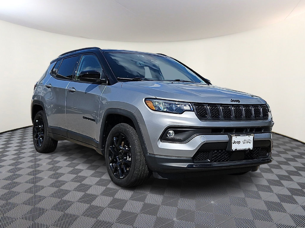 Used 2023 Jeep Compass Latitude w/ Convenience Group AWD/4WD image 1