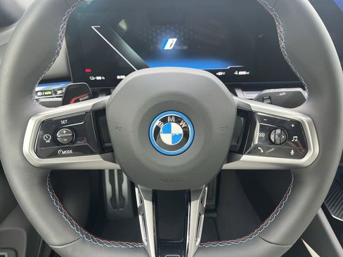 Certified 2025 BMW i5 M60 w/ Premium Package image 22