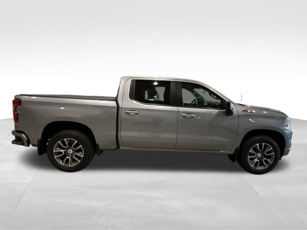 Used 2024 Chevrolet Silverado 1500 RST AWD/4WD image 8