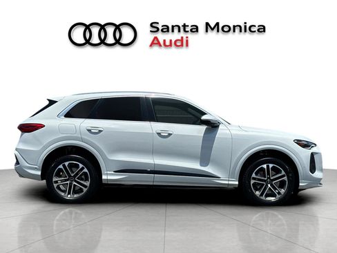 Used 2025 Audi Q5 Premium w/ Convenience Package AWD/4WD image 8