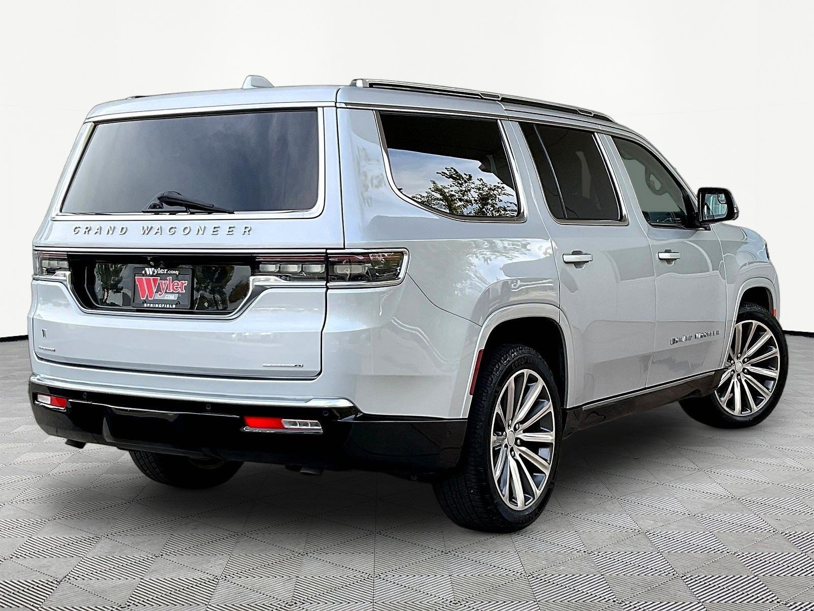 Used 2022 Jeep Grand Wagoneer Series II w/ Convenience Group III AWD/4WD image 6
