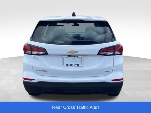 Used 2022 Chevrolet Equinox LS w/ Driver Confidence II Package AWD/4WD image 4