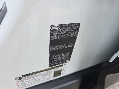 New 2025 Land Rover Defender 110 V8 image 34