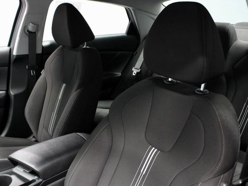 Used 2024 Hyundai Elantra SEL FWD image 27