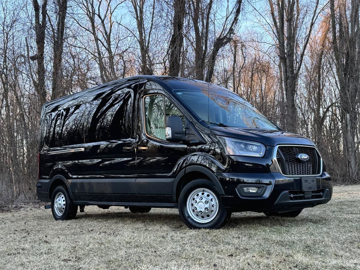 Used 2024 Ford Transit 250 148 Medium Roof Extended AWD image 5