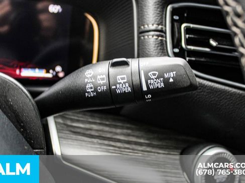 Used 2024 Jeep Wagoneer Series II w/ Flexible Seating Group image 32