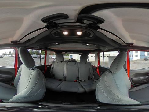 Used 2025 Jeep Wrangler Sport S image 41