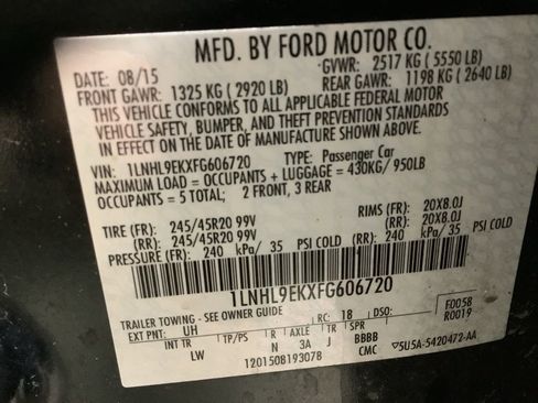 Used 2015 Lincoln MKS AWD w/ Equipment Group 101A image 22