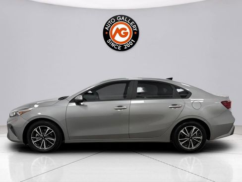 Used 2022 Kia Forte LXS image 4