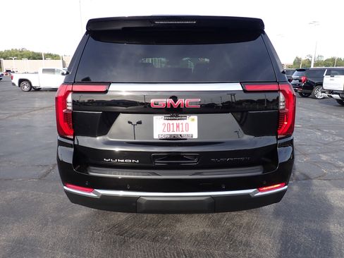 New 2026 GMC Yukon Elevation image 6