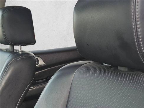 Used 2018 Nissan Pathfinder Platinum FWD image 12