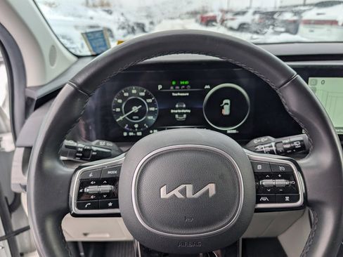 Used 2024 Kia Carnival SX image 10