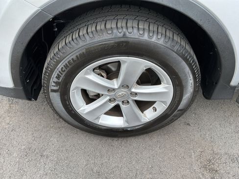 Used 2013 Toyota RAV4 XLE FWD image 13